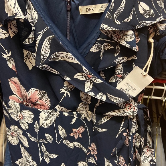 Dex Dress Floral Small NWT - Picture 4 of 4